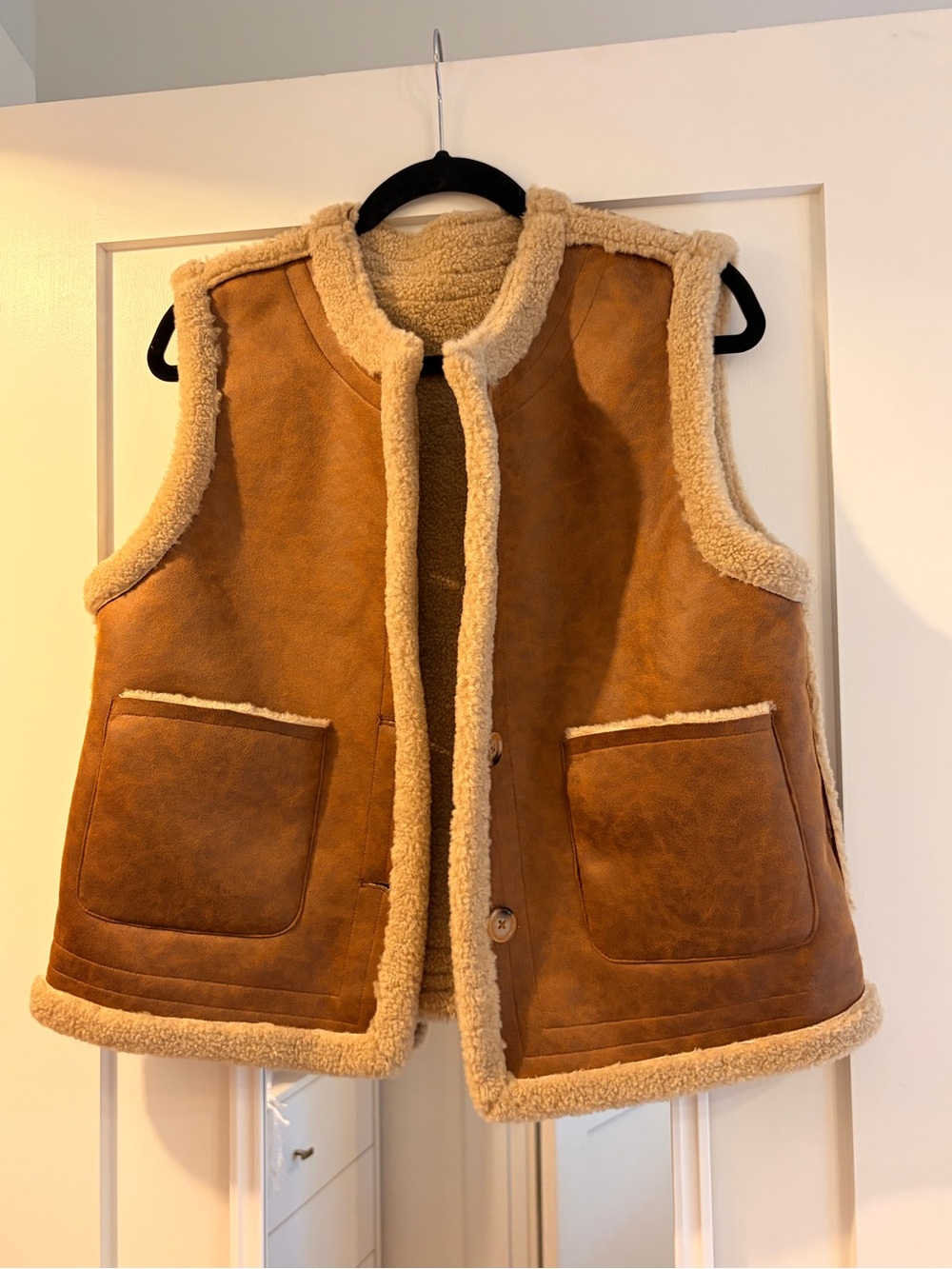 Shearling-Lined Brown Vest - Cozy Layer